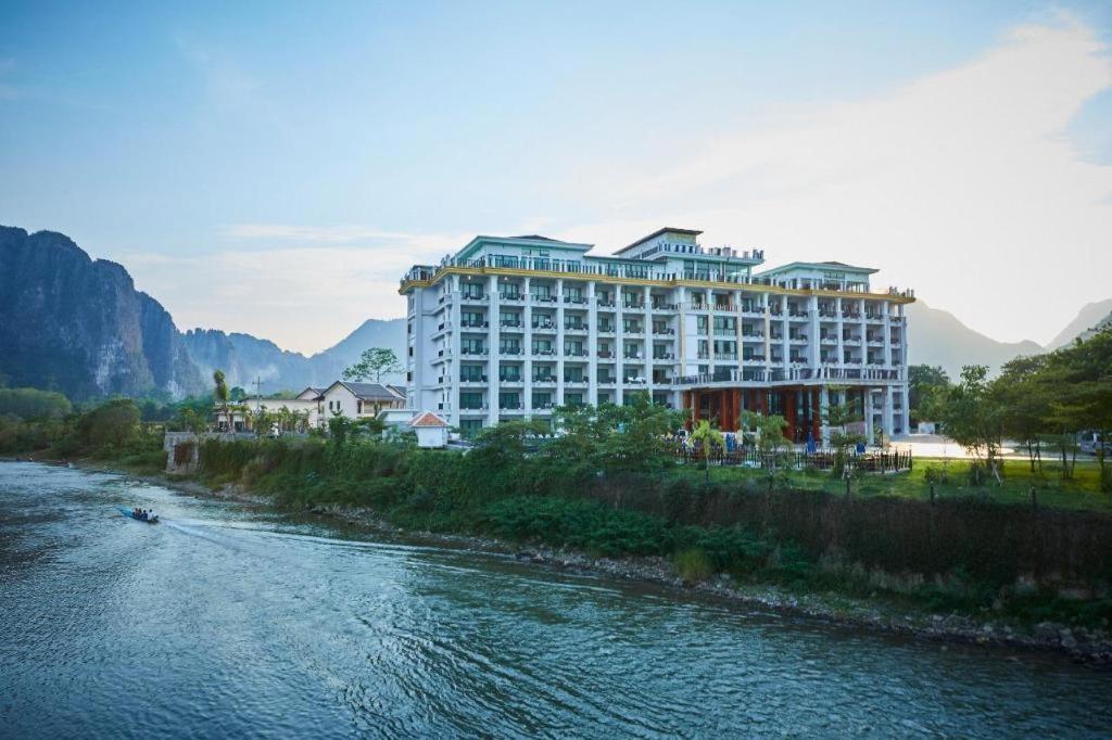 Thavisouk Riverside Hotel Vang Vieng Eksteriør bilde