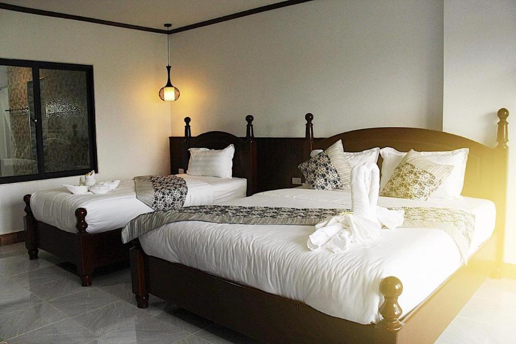 Thavisouk Riverside Hotel Vang Vieng Eksteriør bilde