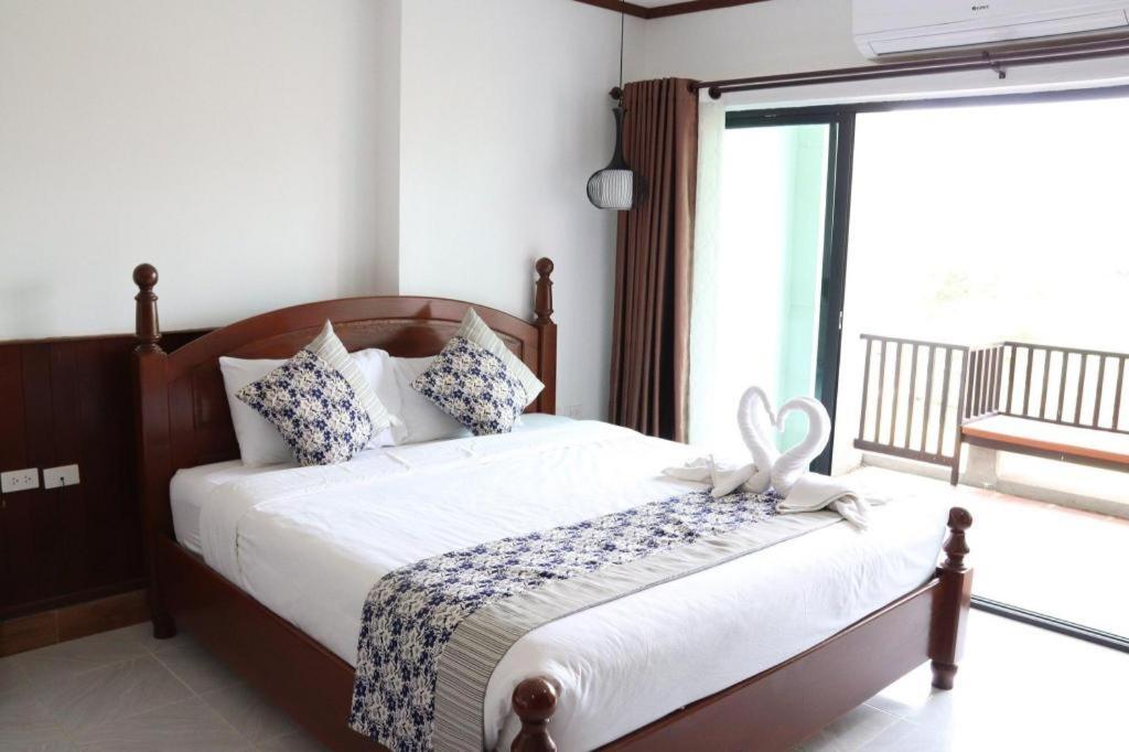 Thavisouk Riverside Hotel Vang Vieng Eksteriør bilde