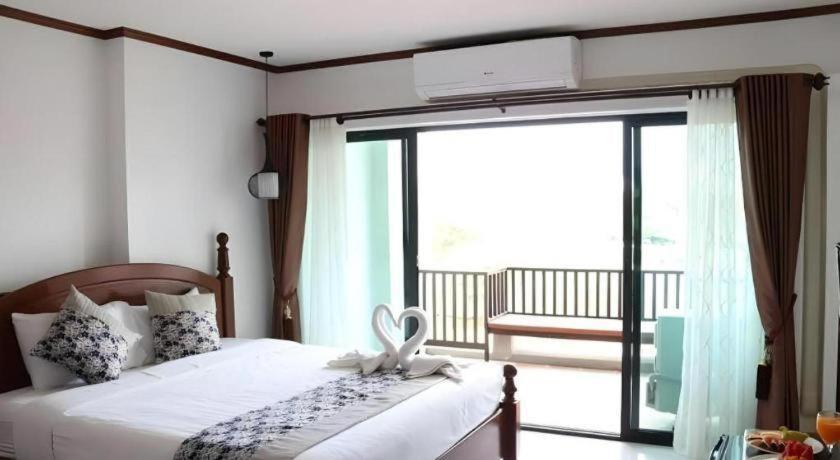 Thavisouk Riverside Hotel Vang Vieng Eksteriør bilde