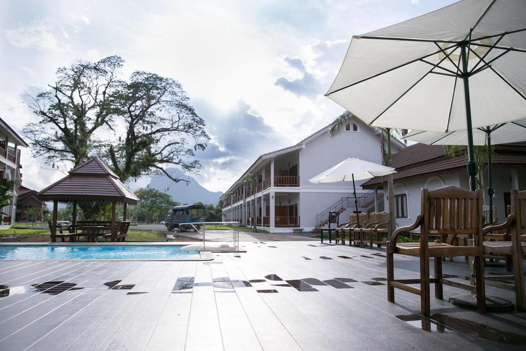 Thavisouk Riverside Hotel Vang Vieng Eksteriør bilde